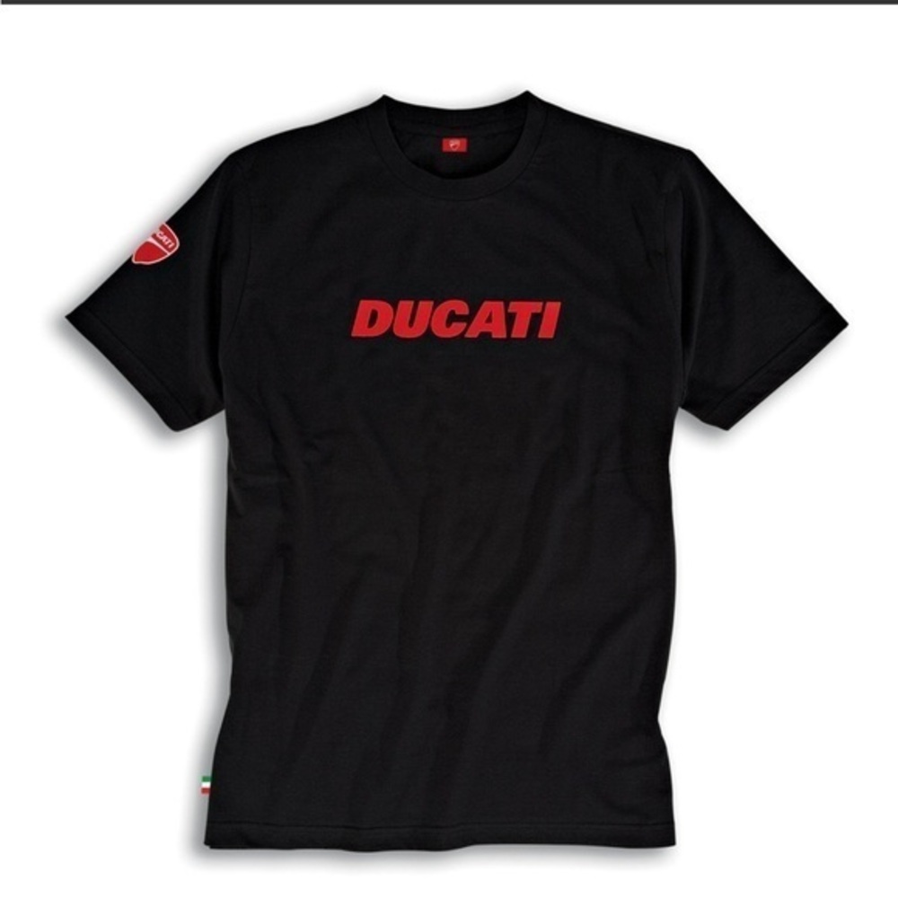 Y2K Ducati black short sleeve tee shirt. Men’s size XL.